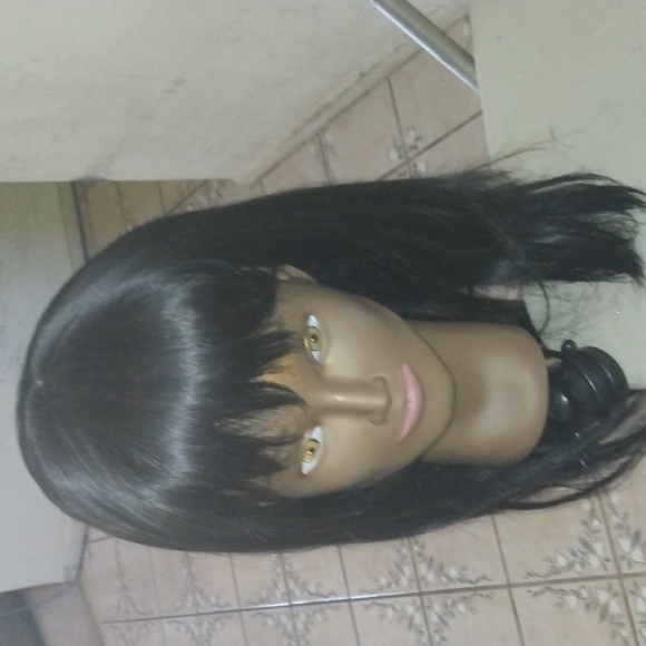 Beautiful Layered Bang Wig. About 16-18 inches long. 1B (black/brown) color. - Picture 10 of 14